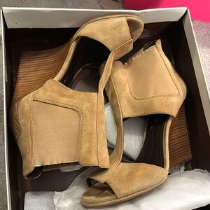 Bcbg faux sure heels